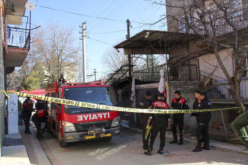 Uşak'ta yine yangın! İtfaiye ekipleri seferber oldu 2